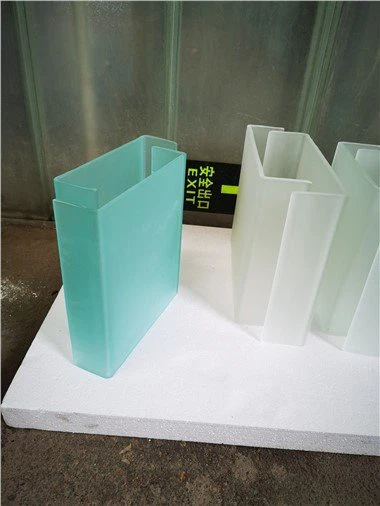 Vetro a forma di U glassati